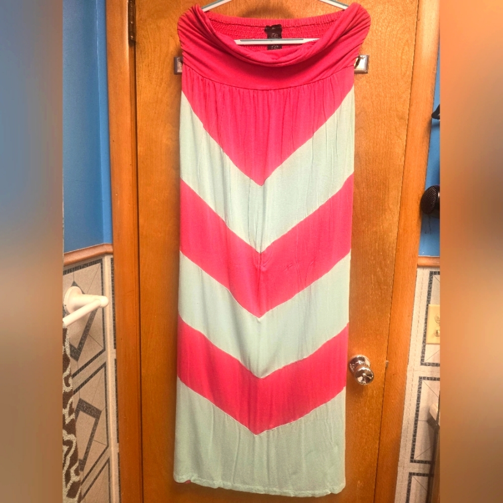 Design History pink and mint chevron strapless maxi dress Size: Missy XL